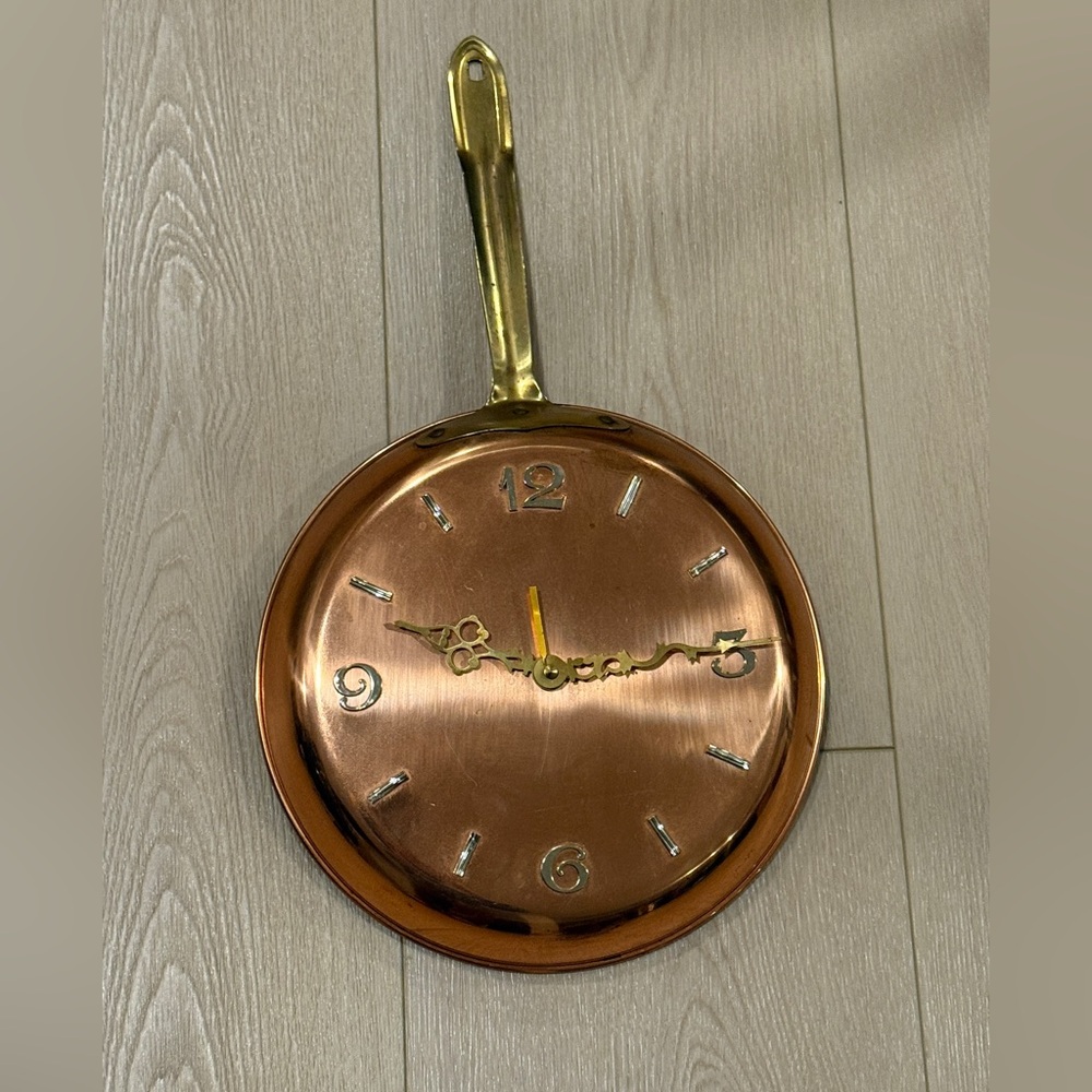 Vintage copper frying pan wall clock with brass accents